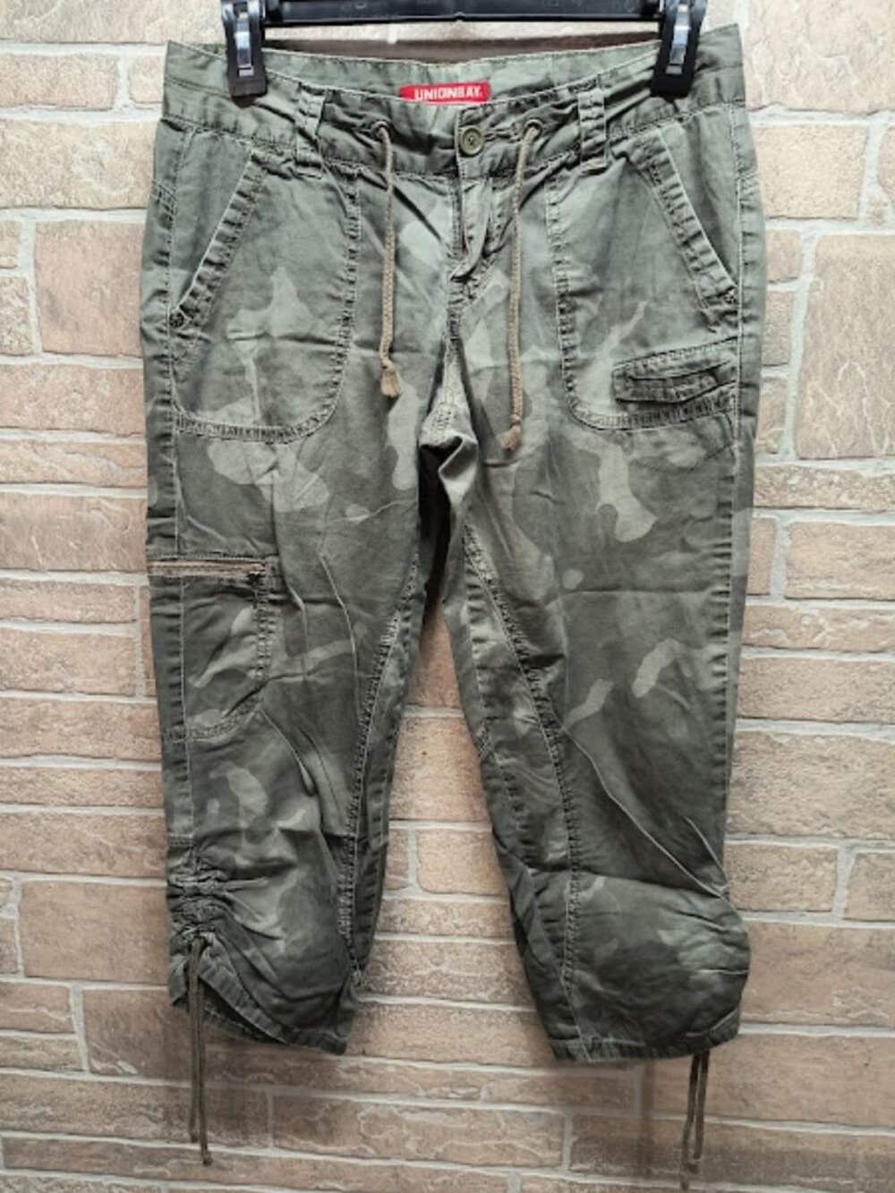 Vintage Y2K Unionbay Camouflage Gothglam Cargo Shorts Capris Size 3